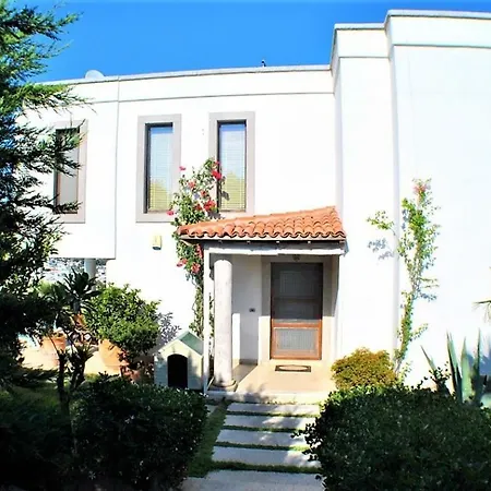 A Luxury In Bodrum With Private Pool And Sea View فيلة